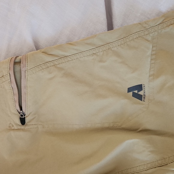 Eddie Bauer First Ascent - Picture 2 of 8